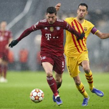 Lewandowski slutter sig officielt til Barcelona